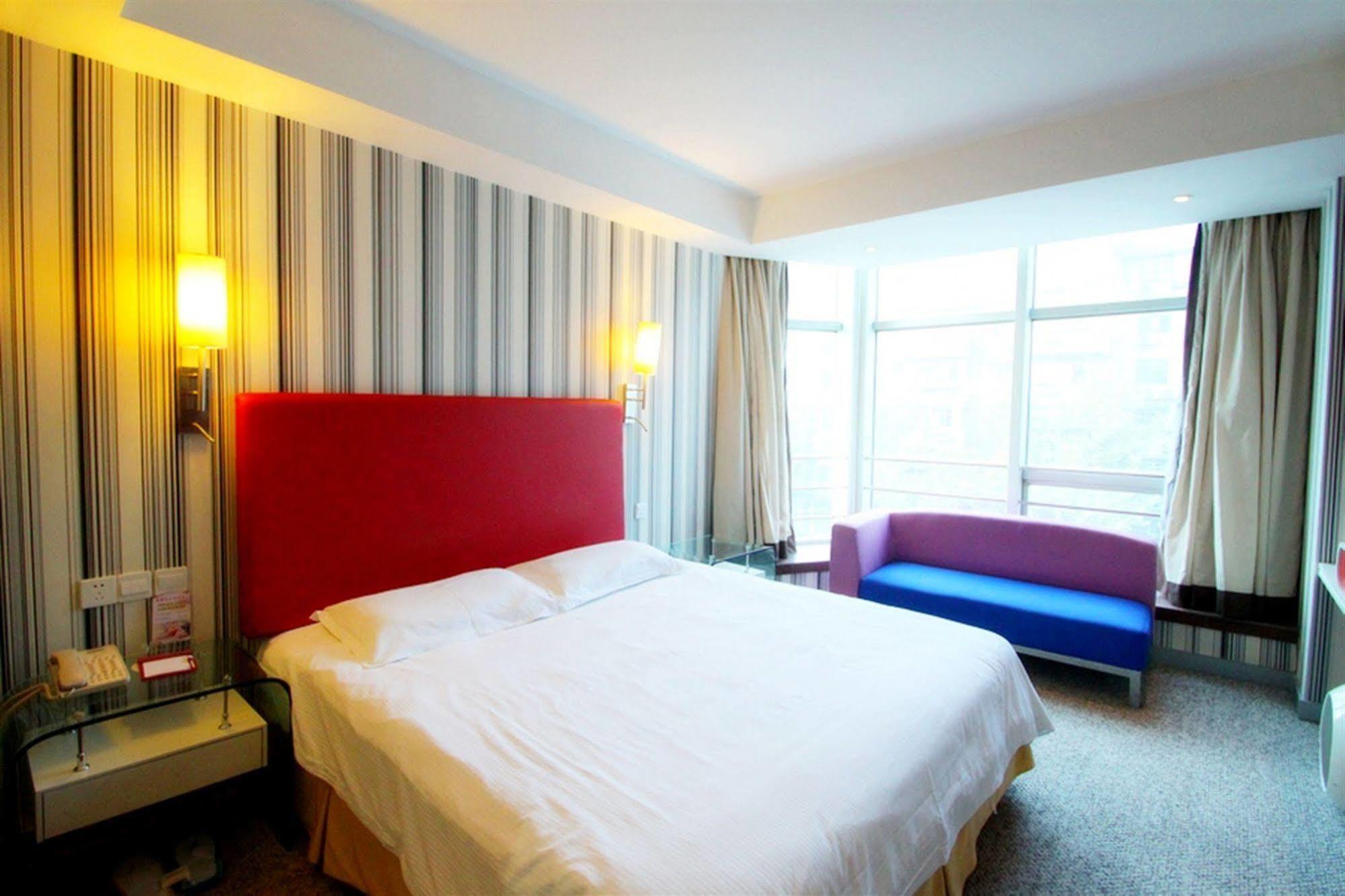Fx At Jinshajiang Road 3*